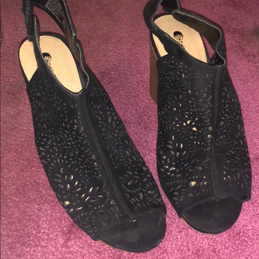 Open toed heels